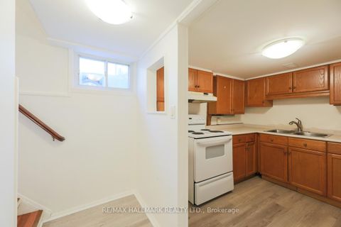 Photo 12 at 152 Santamonica Boulevard, Birchmount, Toronto