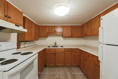 Photo 13 at 152 Santamonica Boulevard, Birchmount, Toronto