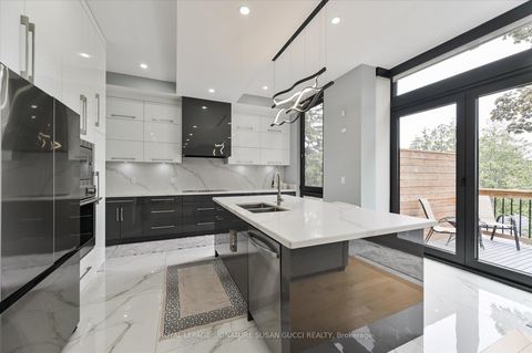 Photo 13 at 96 Squires Avenue, Parkview, Toronto