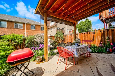 Photo 5 at 70 - 77 Norman Wesley Way, CFB, Toronto