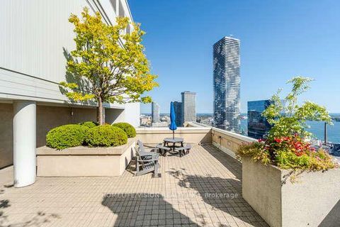 Photo 5 at 706 - 25 The Esplanade, Waterfront Communities C8, Toronto
