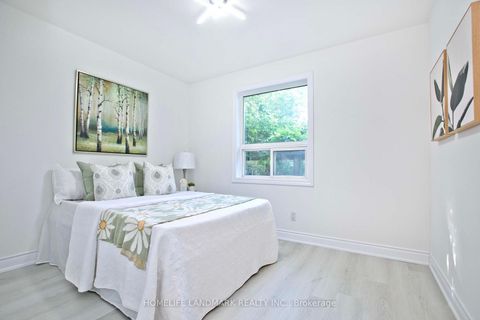 Photo 14 at 517 Lynett Crescent, Crosby, Richmond Hill