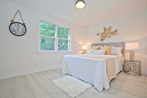Photo 17 at 517 Lynett Crescent, Crosby, Richmond Hill