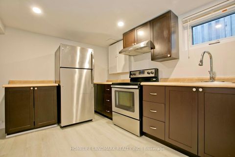 Photo 18 at 517 Lynett Crescent, Crosby, Richmond Hill