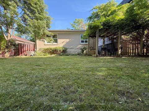 Photo 28 at 517 Lynett Crescent, Crosby, Richmond Hill