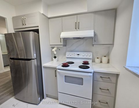 Photo 15 at 908 - 1 Pemberton Avenue, Newtonbrook East, Toronto