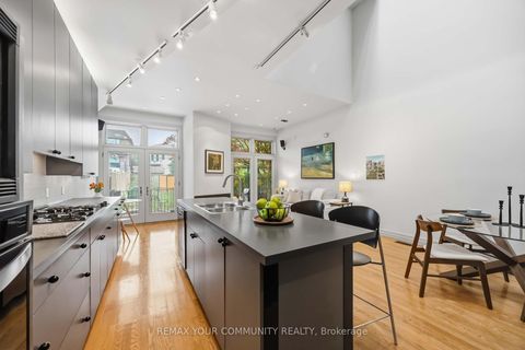 Photo 9 at 44 Castlefield Avenue, Eglinton, Toronto
