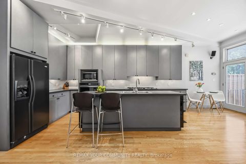Photo 10 at 44 Castlefield Avenue, Eglinton, Toronto