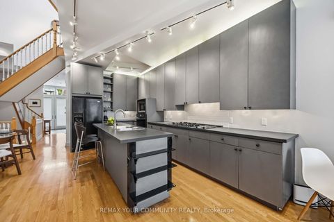 Photo 11 at 44 Castlefield Avenue, Eglinton, Toronto