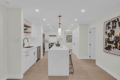 Photo 8 at 609 - 812 Burnhamthorpe Road, Markland Wood, Toronto