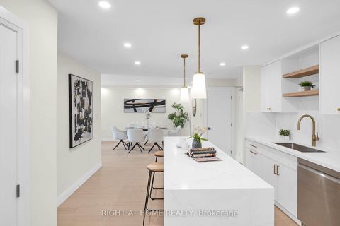 Photo 12 at 609 - 812 Burnhamthorpe Road, Markland Wood, Toronto