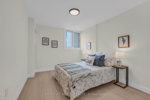 Photo 18 at 609 - 812 Burnhamthorpe Road, Markland Wood, Toronto