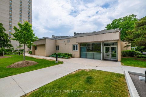 Photo 32 at 609 - 812 Burnhamthorpe Road, Markland Wood, Toronto