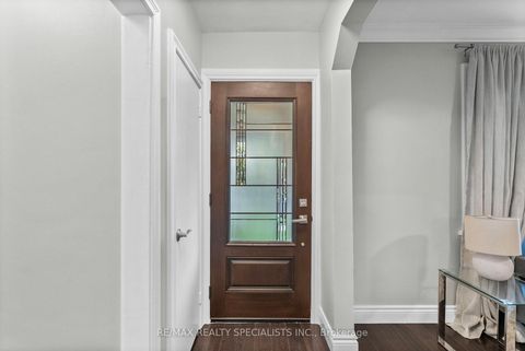 Photo 2 at 226 Thirtieth Street, Alderwood, Toronto