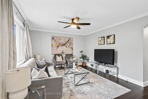 Photo 3 at 226 Thirtieth Street, Alderwood, Toronto