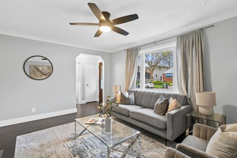 Photo 4 at 226 Thirtieth Street, Alderwood, Toronto