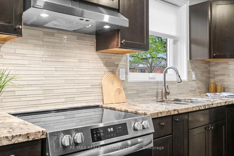 Photo 9 at 226 Thirtieth Street, Alderwood, Toronto