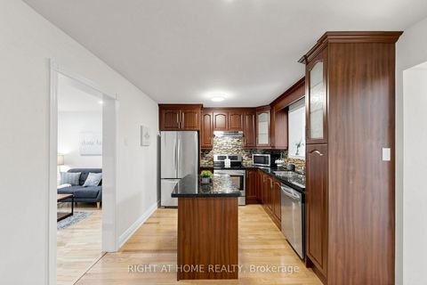 Photo 6 at 337 Hollyberry Trail, Hillcrest Village, Toronto