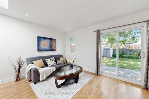 Photo 10 at 337 Hollyberry Trail, Hillcrest Village, Toronto