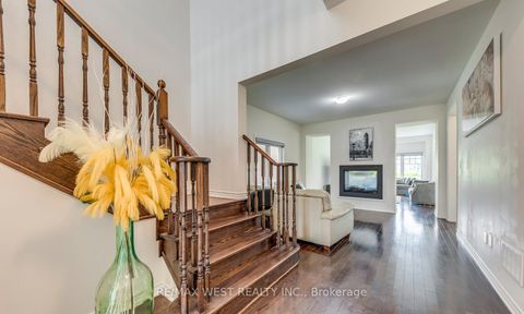 Photo 3 at 286 Danny Wheeler Boulevard, Keswick North, Georgina