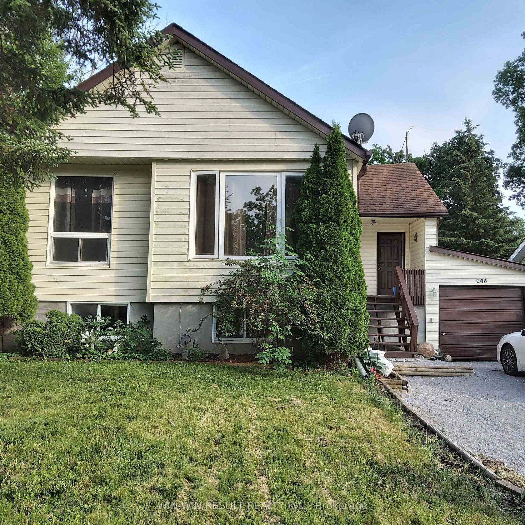 243 Cedarholme Avenue, Keswick South, Georgina photo number 2