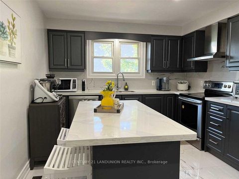 Photo 12 at 70 Purple Sageway Way, Hillcrest Village, Toronto