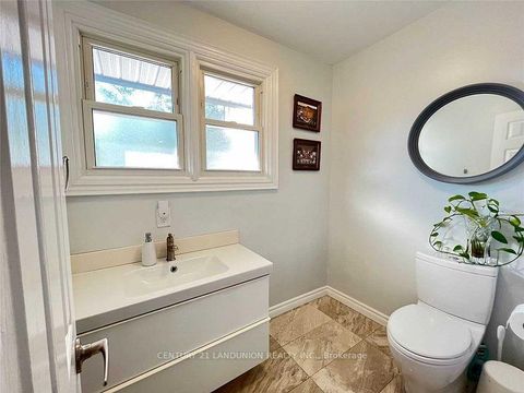 Photo 31 at 70 Purple Sageway Way, Hillcrest Village, Toronto