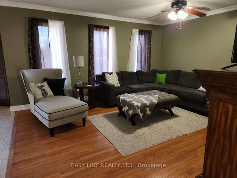 Photo 7 at 222 Sprucewood Crescent, Bowmanville, Clarington
