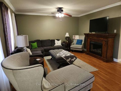 Photo 8 at 222 Sprucewood Crescent, Bowmanville, Clarington