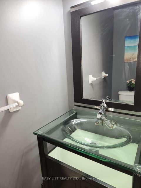 Photo 12 at 222 Sprucewood Crescent, Bowmanville, Clarington