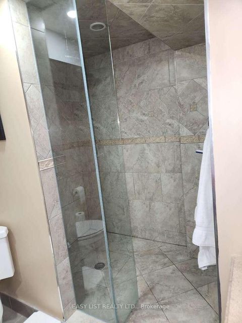 Photo 31 at 222 Sprucewood Crescent, Bowmanville, Clarington