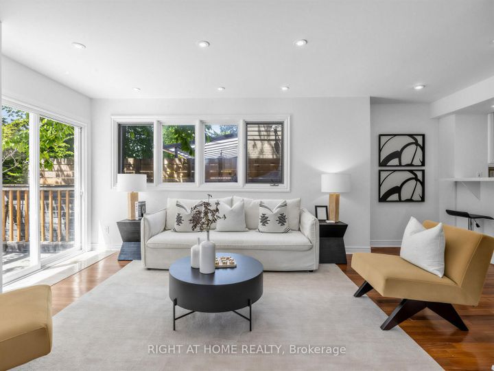 Photo 12 at 20 Kildonan Drive, Cliffside, Toronto