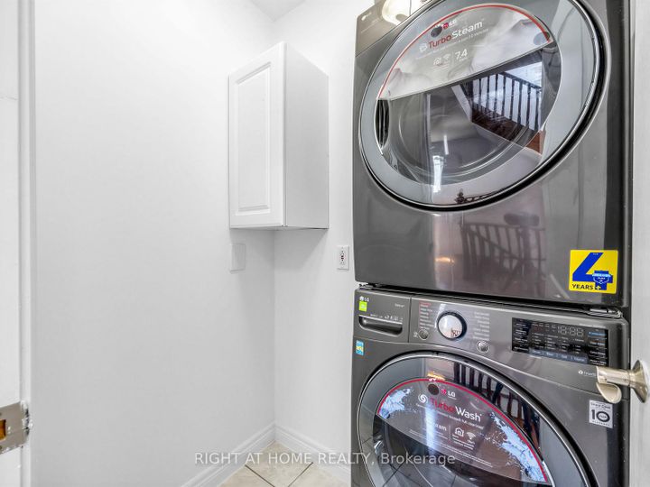 Photo 14 at 20 Kildonan Drive, Cliffside, Toronto