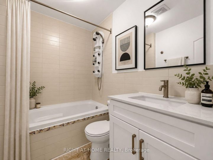 Photo 17 at 20 Kildonan Drive, Cliffside, Toronto