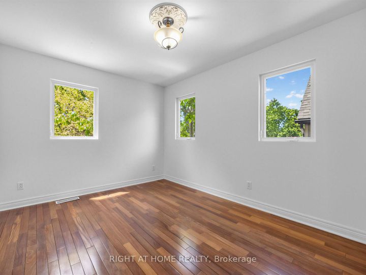 Photo 19 at 20 Kildonan Drive, Cliffside, Toronto
