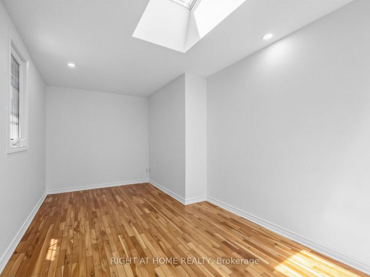 Photo 27 at 20 Kildonan Drive, Cliffside, Toronto