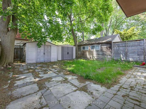 Photo 33 at 20 Kildonan Drive, Cliffside, Toronto