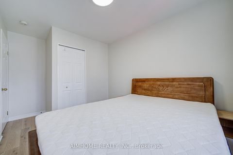 Photo 31 at 163 Chipwood Crescent, Pleasant View, Toronto