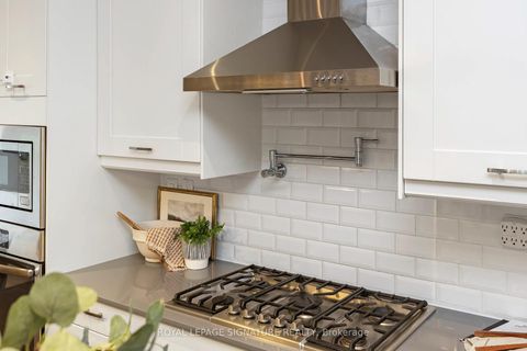Photo 15 at 174 Yarmouth Road, Junction, Toronto
