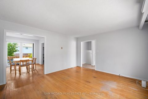 Photo 4 at 70 Briar Road, Allandale Heights, Barrie