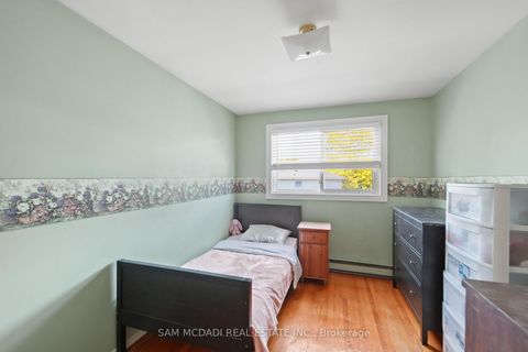 Photo 12 at 70 Briar Road, Allandale Heights, Barrie
