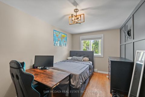 Photo 18 at 70 Briar Road, Allandale Heights, Barrie
