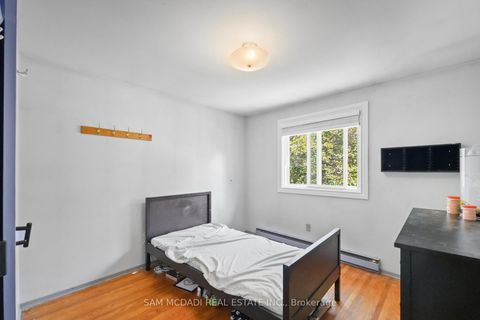 Photo 19 at 70 Briar Road, Allandale Heights, Barrie