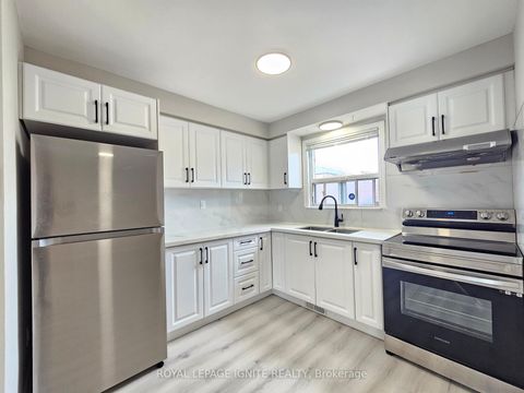 Photo 8 at 75 Pamille Place, Amesbury, Toronto