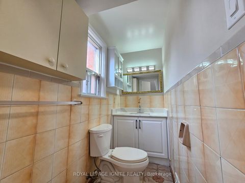 Photo 9 at 75 Pamille Place, Amesbury, Toronto