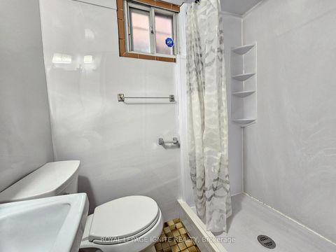 Photo 18 at 75 Pamille Place, Amesbury, Toronto