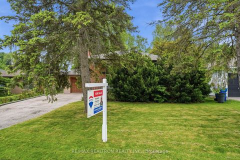 Photo 1 at 13 Kemano Road, Aurora Heights, Aurora