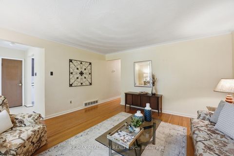 Photo 11 at 13 Kemano Road, Aurora Heights, Aurora
