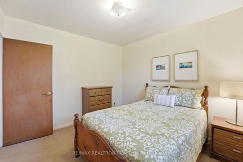 Photo 14 at 13 Kemano Road, Aurora Heights, Aurora