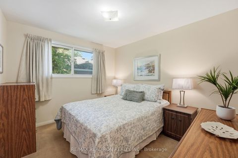 Photo 15 at 13 Kemano Road, Aurora Heights, Aurora